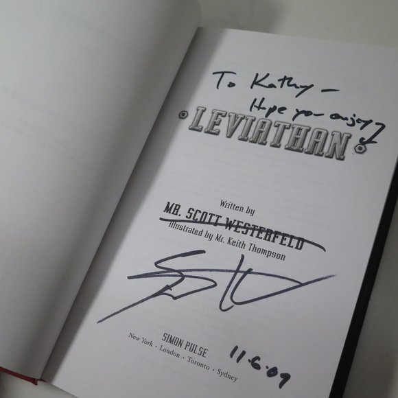 Signed Leviathan Book by Scott Westerfeld - Picture 4 of 4